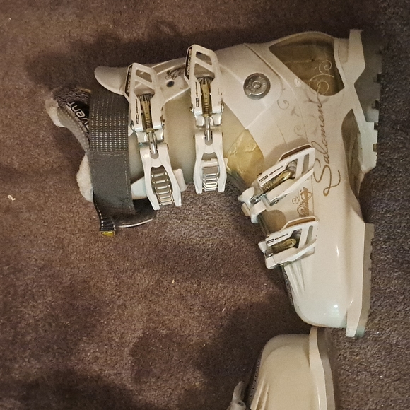 Women's Salomon DivineRS ski boots 6.5 (mondo23.5) - Picture 3 of 12